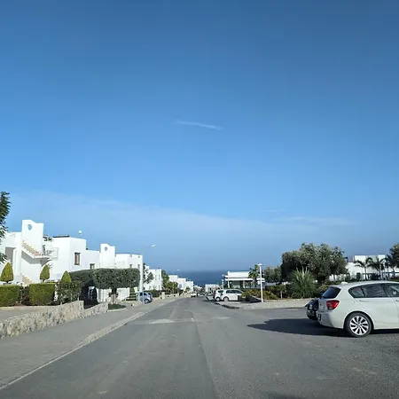 Premium 3 Bedroom In Sun Valley Apartment *
